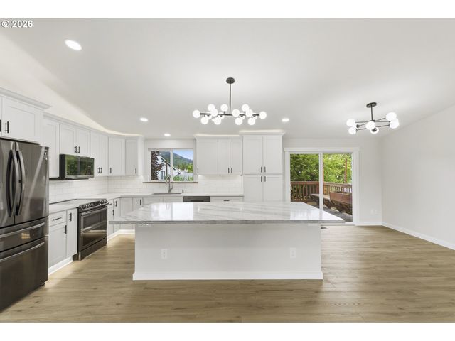 2188 Sw BINFORD LAKE Pkwy, Gresham, OR 97080