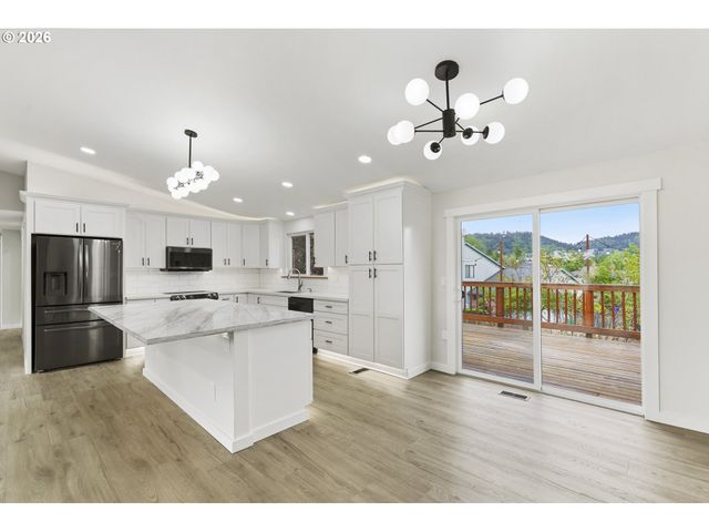 2188 Sw BINFORD LAKE Pkwy, Gresham, OR 97080