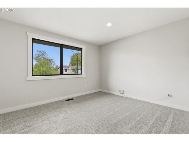 2188 Sw BINFORD LAKE Pkwy, Gresham, OR 97080
