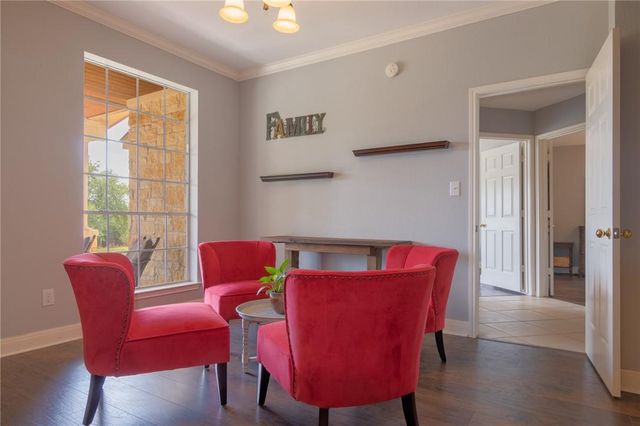 550 Hays Country Acres RD, Dripping Springs, TX 78620