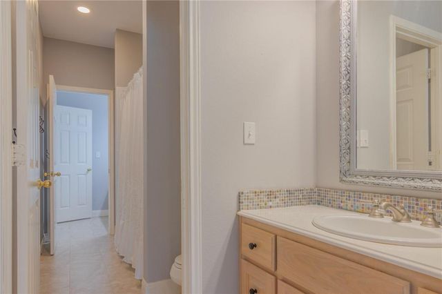 550 Hays Country Acres RD, Dripping Springs, TX 78620