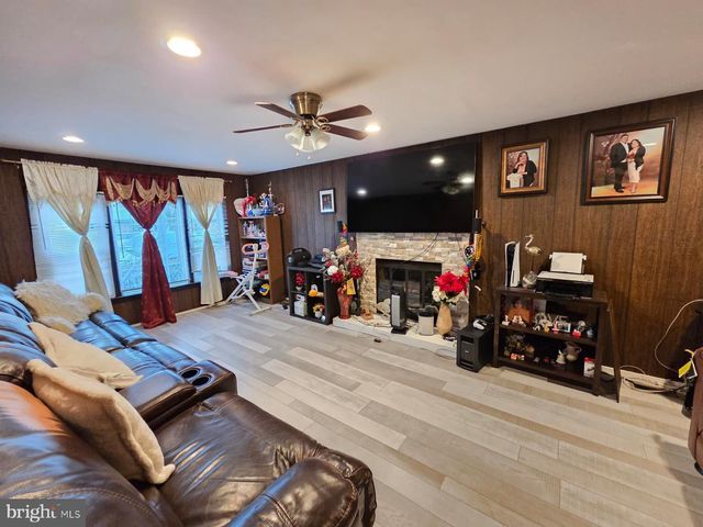 710 N ARGONNE AVE, Sterling, VA 20164