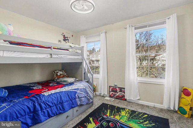 897 SUNNY HILL LN, Harrisburg, PA 17111