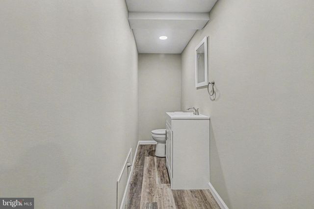 897 SUNNY HILL LN, Harrisburg, PA 17111