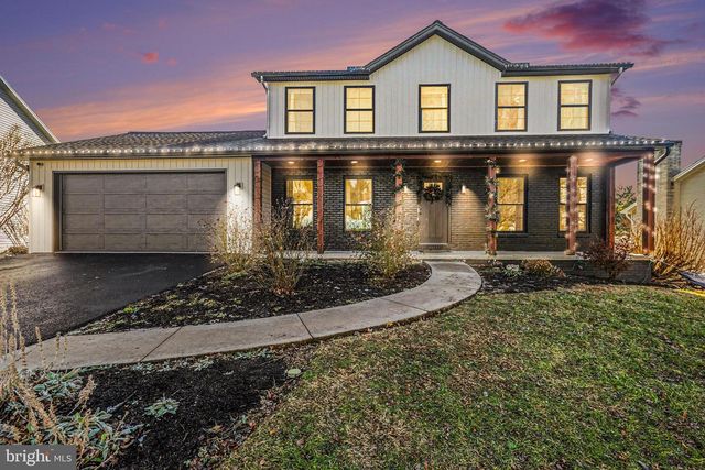 897 SUNNY HILL LN, Harrisburg, PA 17111