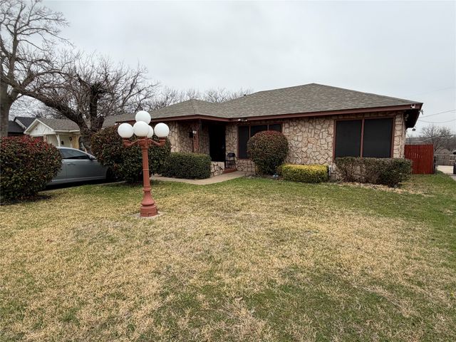 1245 Marion Avenue, Fort Worth, TX 76104