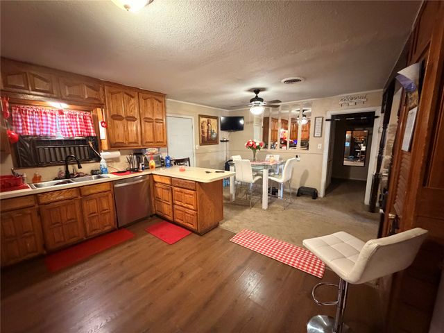 1245 Marion Avenue, Fort Worth, TX 76104