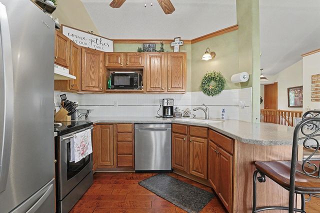 1396 E Longhorn Ct, Derby, KS 67037
