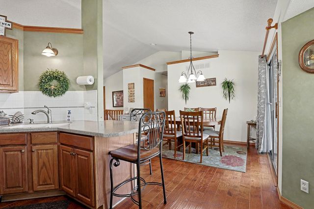 1396 E Longhorn Ct, Derby, KS 67037