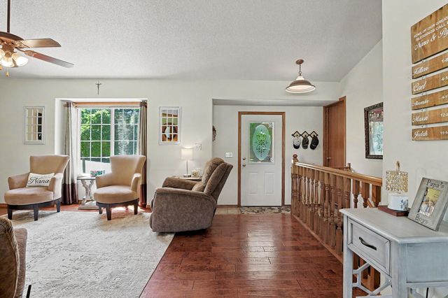 1396 E Longhorn Ct, Derby, KS 67037