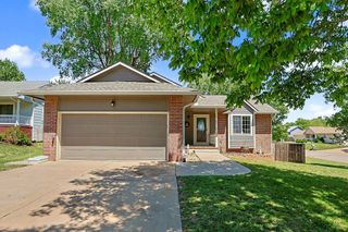 1396 E Longhorn Ct, Derby, KS 67037