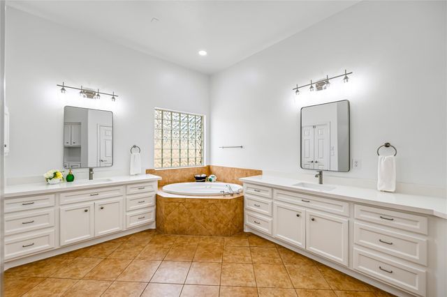 4629 Oakdale Street, Bellaire, TX 77401