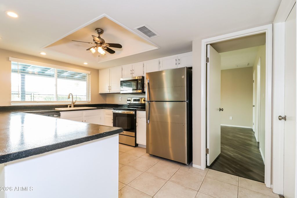 10624 N 47TH Drive, Glendale, AZ 85304 — photo 3