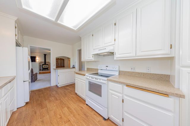 50359 Dovewood Lane, Oakhurst, CA 93644