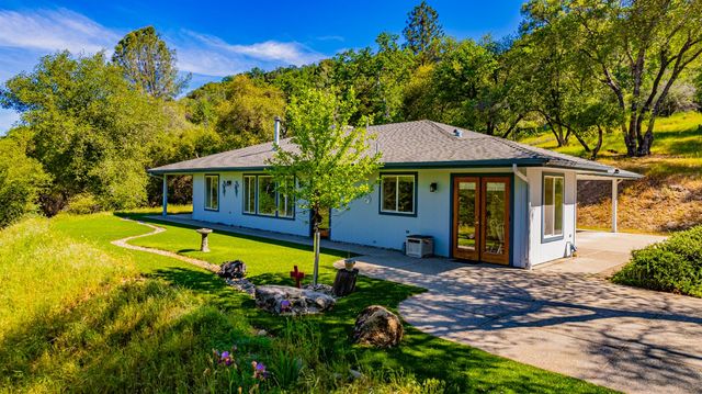 50359 Dovewood Lane, Oakhurst, CA 93644