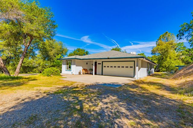 50359 Dovewood Lane, Oakhurst, CA 93644