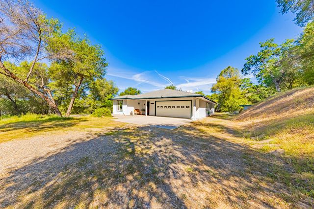 50359 Dovewood Lane, Oakhurst, CA 93644