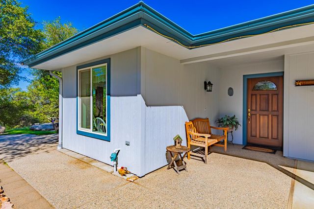 50359 Dovewood Lane, Oakhurst, CA 93644