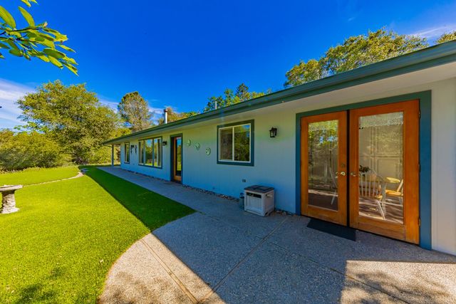 50359 Dovewood Lane, Oakhurst, CA 93644