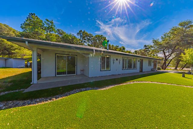 50359 Dovewood Lane, Oakhurst, CA 93644