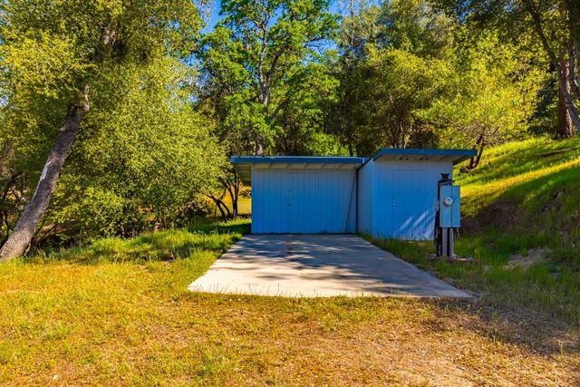 50359 Dovewood Lane, Oakhurst, CA 93644