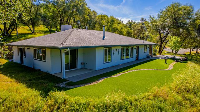 50359 Dovewood Lane, Oakhurst, CA 93644