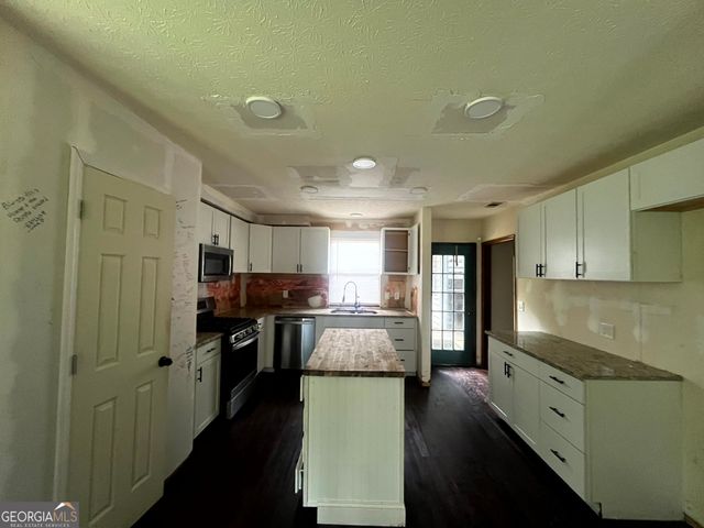 6717 Live Oak Lane, Douglasville, GA 30135