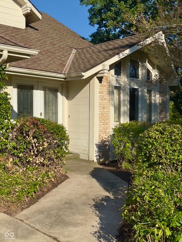 2806 Knightsbridge Place, Fort Wayne, IN 46815