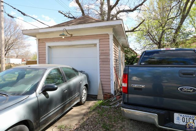 628 State ST, Emporia, KS 66801