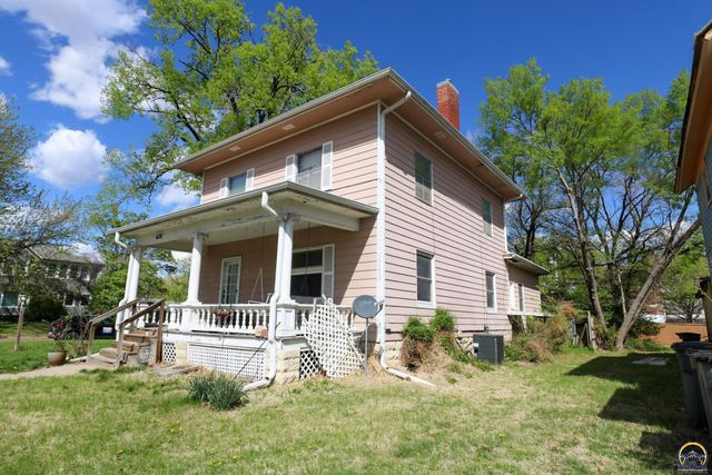 628 State ST, Emporia, KS 66801