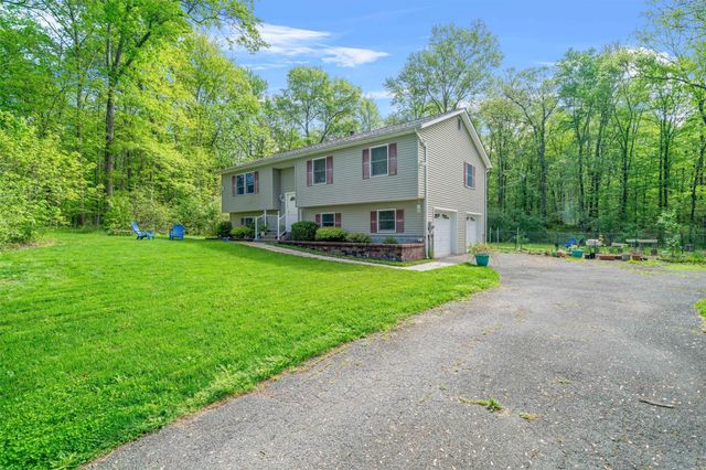 220 Twin Arch Road, Rock Tavern, NY 12575