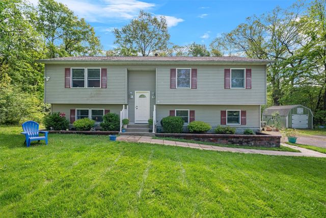 220 Twin Arch Road, Rock Tavern, NY 12575