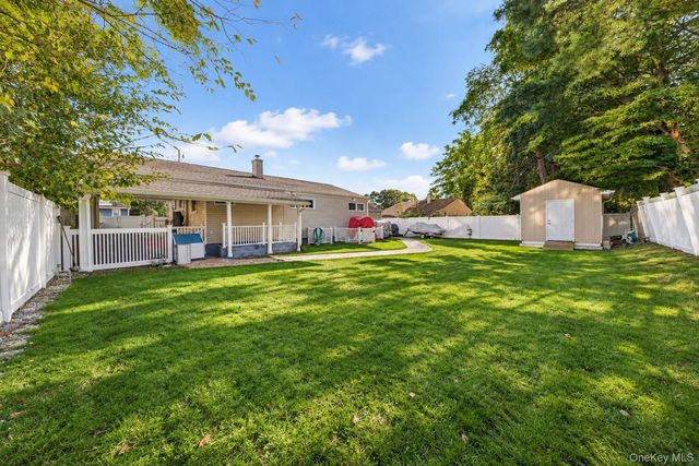 42 Blue Jay Drive, Brentwood, NY 11717