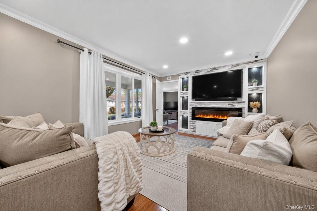 42 Blue Jay Drive, Brentwood, NY 11717 — photo 5