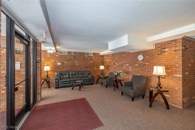 4187 Columbia Road 325, North Olmsted, OH 44070