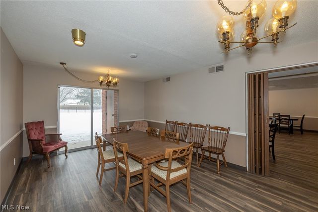 4187 Columbia Road 325, North Olmsted, OH 44070