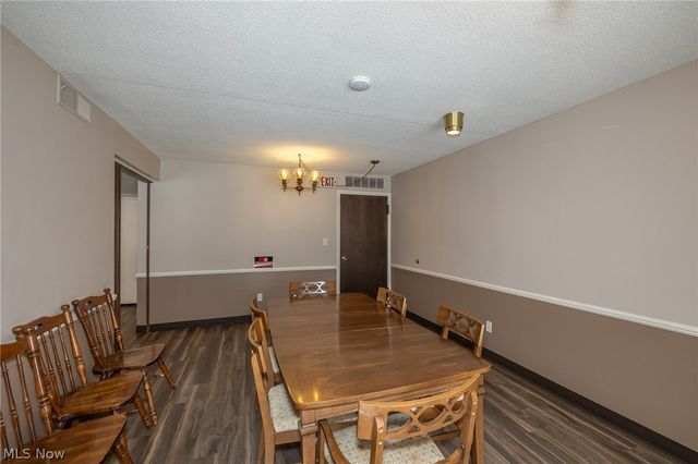 4187 Columbia Road 325, North Olmsted, OH 44070