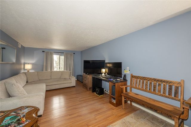 4187 Columbia Road 325, North Olmsted, OH 44070