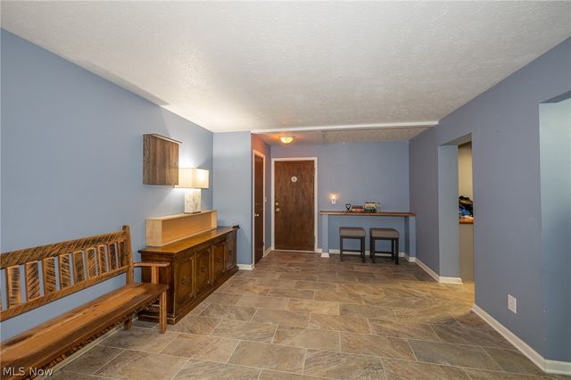 4187 Columbia Road 325, North Olmsted, OH 44070