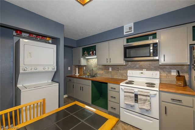 4187 Columbia Road 325, North Olmsted, OH 44070