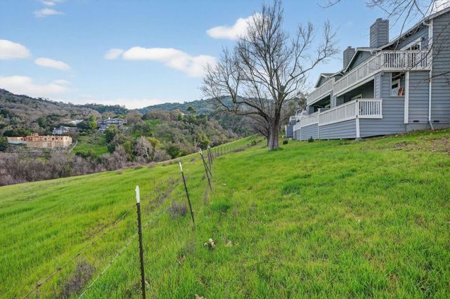 1240 1240 Copper Peak Ln, San Jose, CA 95120