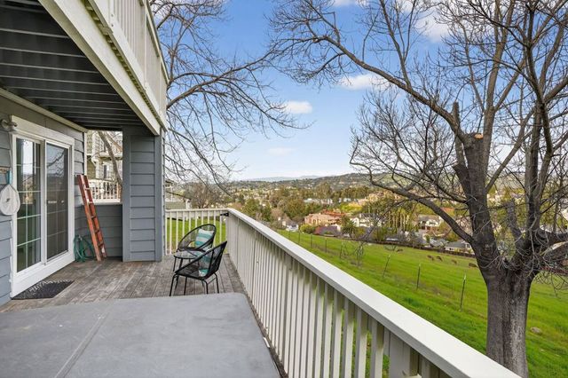 1240 1240 Copper Peak Ln, San Jose, CA 95120