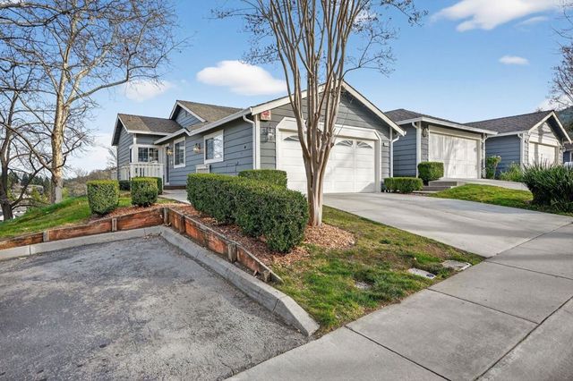 1240 1240 Copper Peak Ln, San Jose, CA 95120