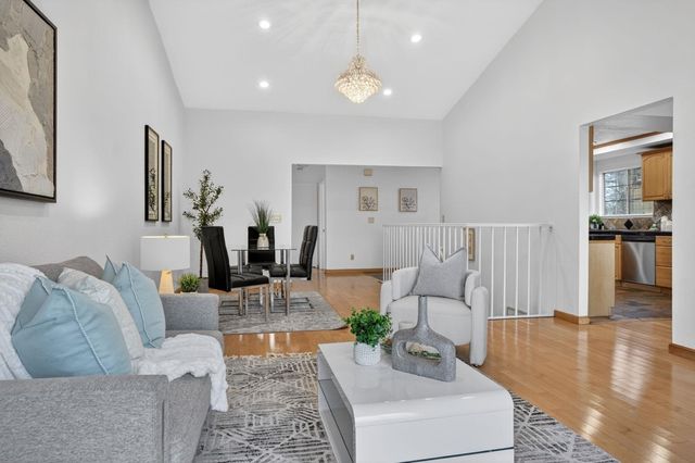 1240 1240 Copper Peak Ln, San Jose, CA 95120