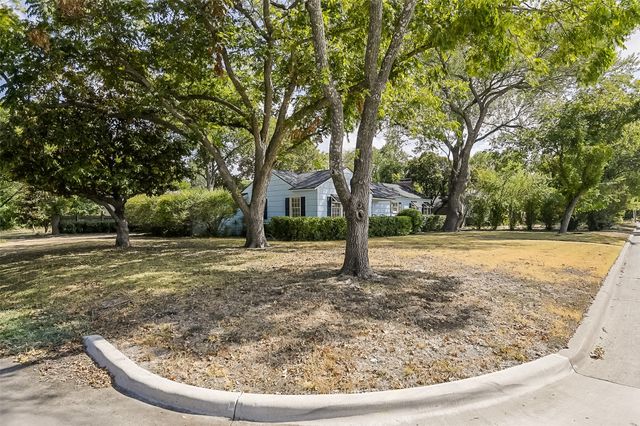 606 Bryson Street, Waxahachie, TX 75165