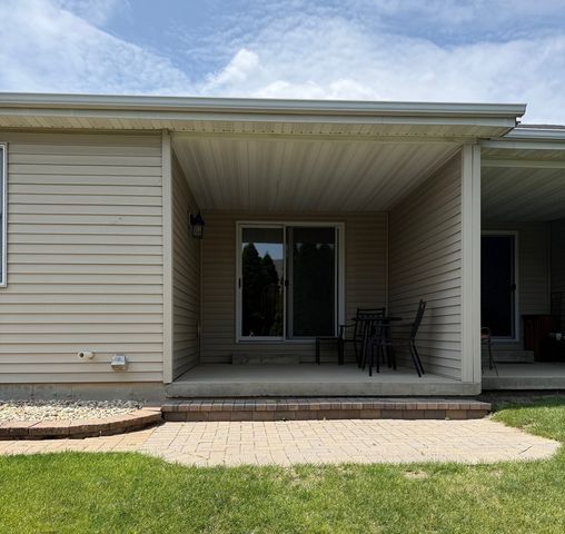 1133 Golf Court, Dekalb, IL 60115
