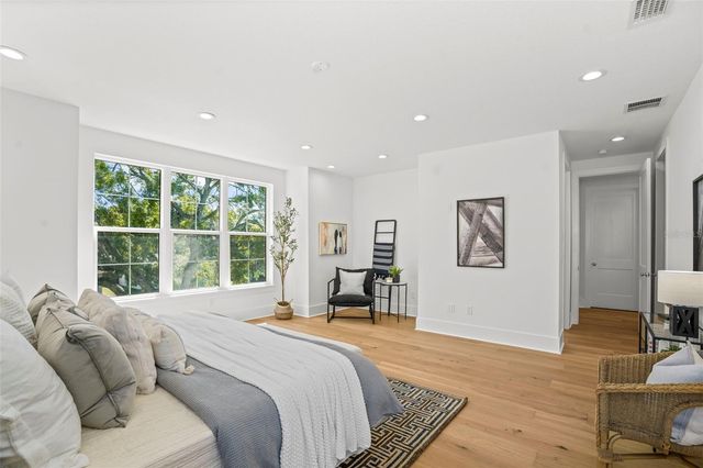 3303 IOWA, Tampa, FL 33611