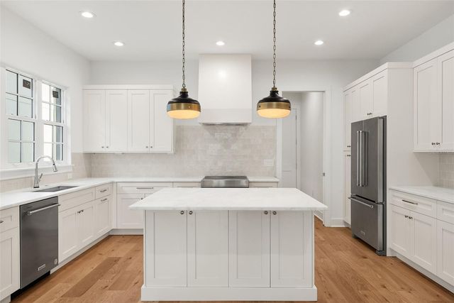 3303 IOWA, Tampa, FL 33611