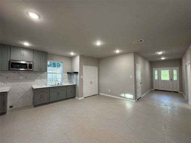 3203 Sherry Lane, Balch Springs, TX 75180