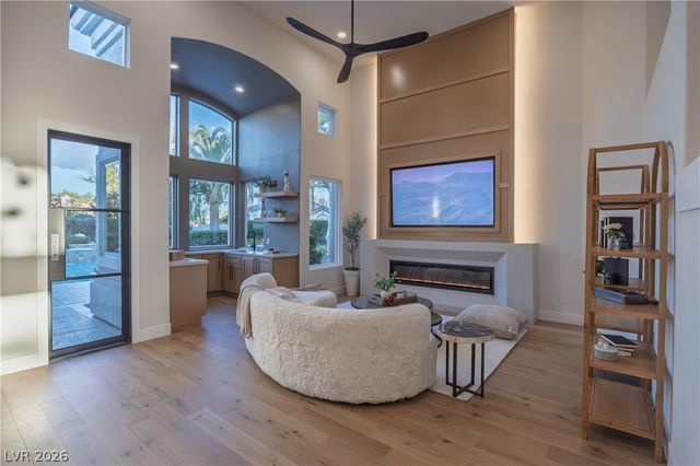 8800 Lusso Court, Las Vegas, NV 89134